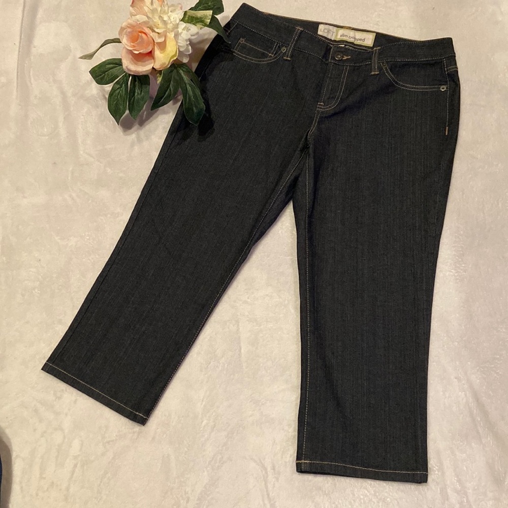 Like New Ann Taylor Loft Slim Cropped Jean Capris Size 8